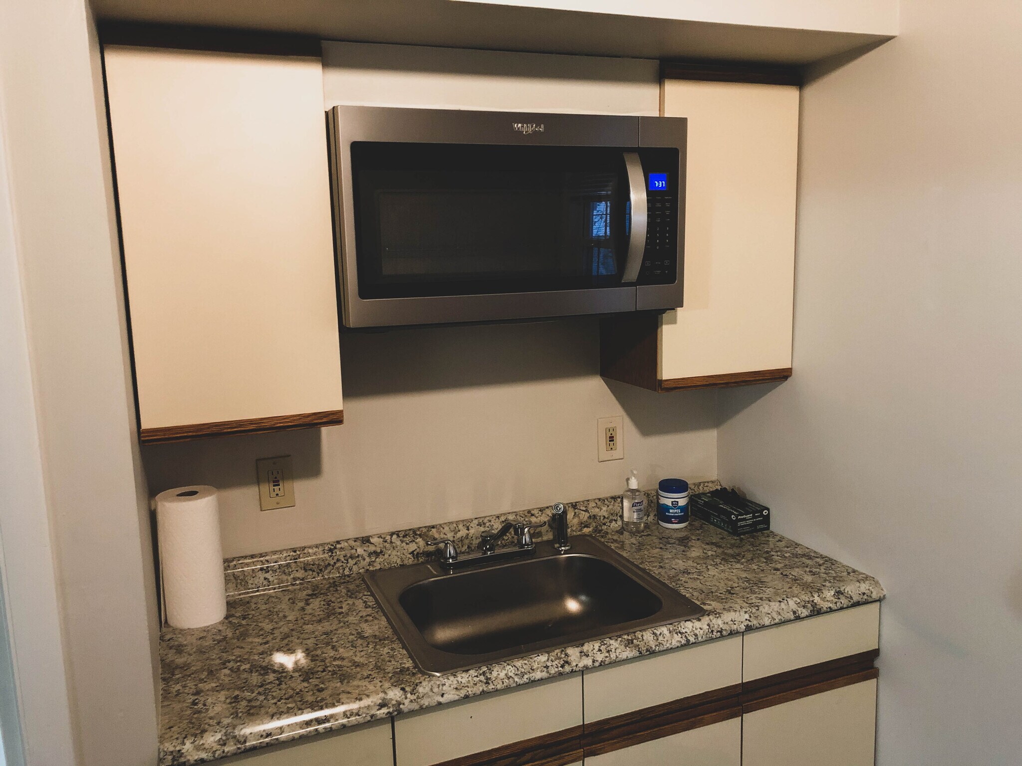 Kitchen 2h - 33 Tingley St