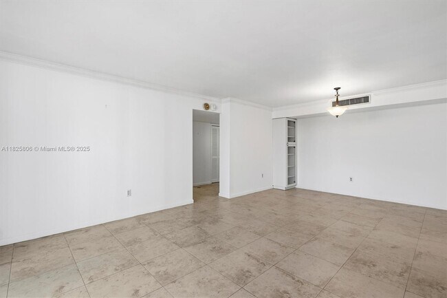 Building Photo - 625 Biltmore Way