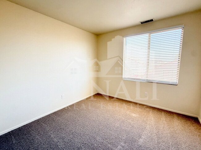 Building Photo - 11184 W Palm Ln