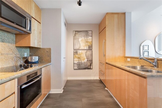 Building Photo - 50 South Pointe Dr