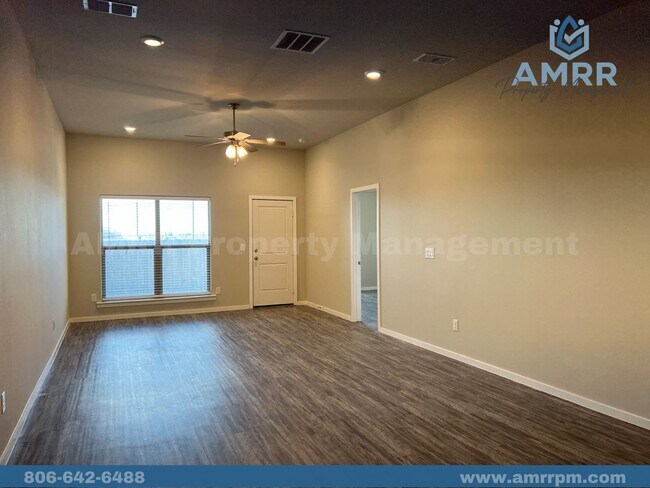 Building Photo - 2125 N Texas Ave