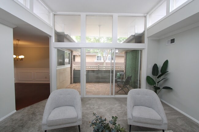 Building Photo - 346 Carpenter Dr NE
