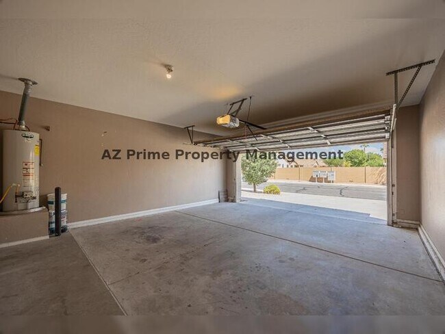 Building Photo - 6086 S Pearl Dr