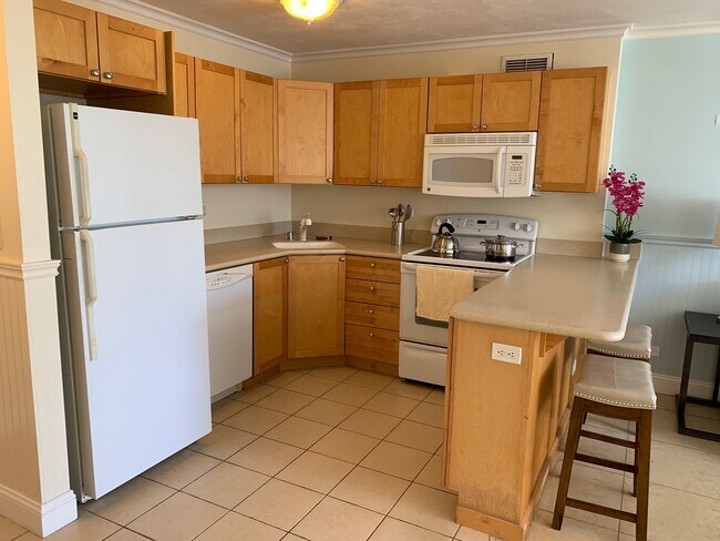 Building Photo - 430 Kaiolu St