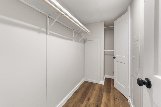 Building Photo - 3 bed 2 bath