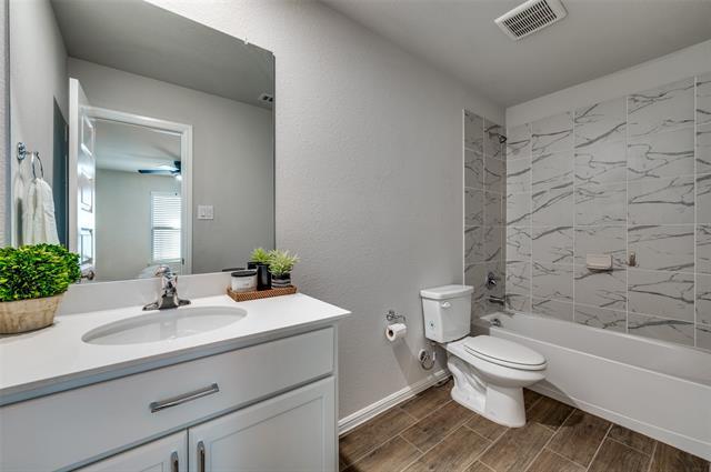 Building Photo - 1419 Vinewood St