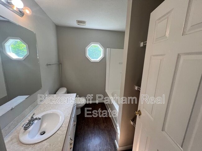 Building Photo - 546 Wilder Dr