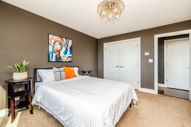 Building Photo - 2754 N HAMPDEN Ct