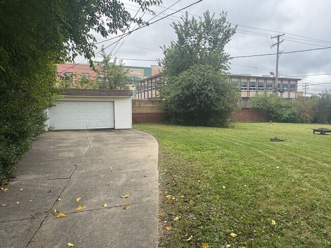 Building Photo - 4070 Okalona Rd