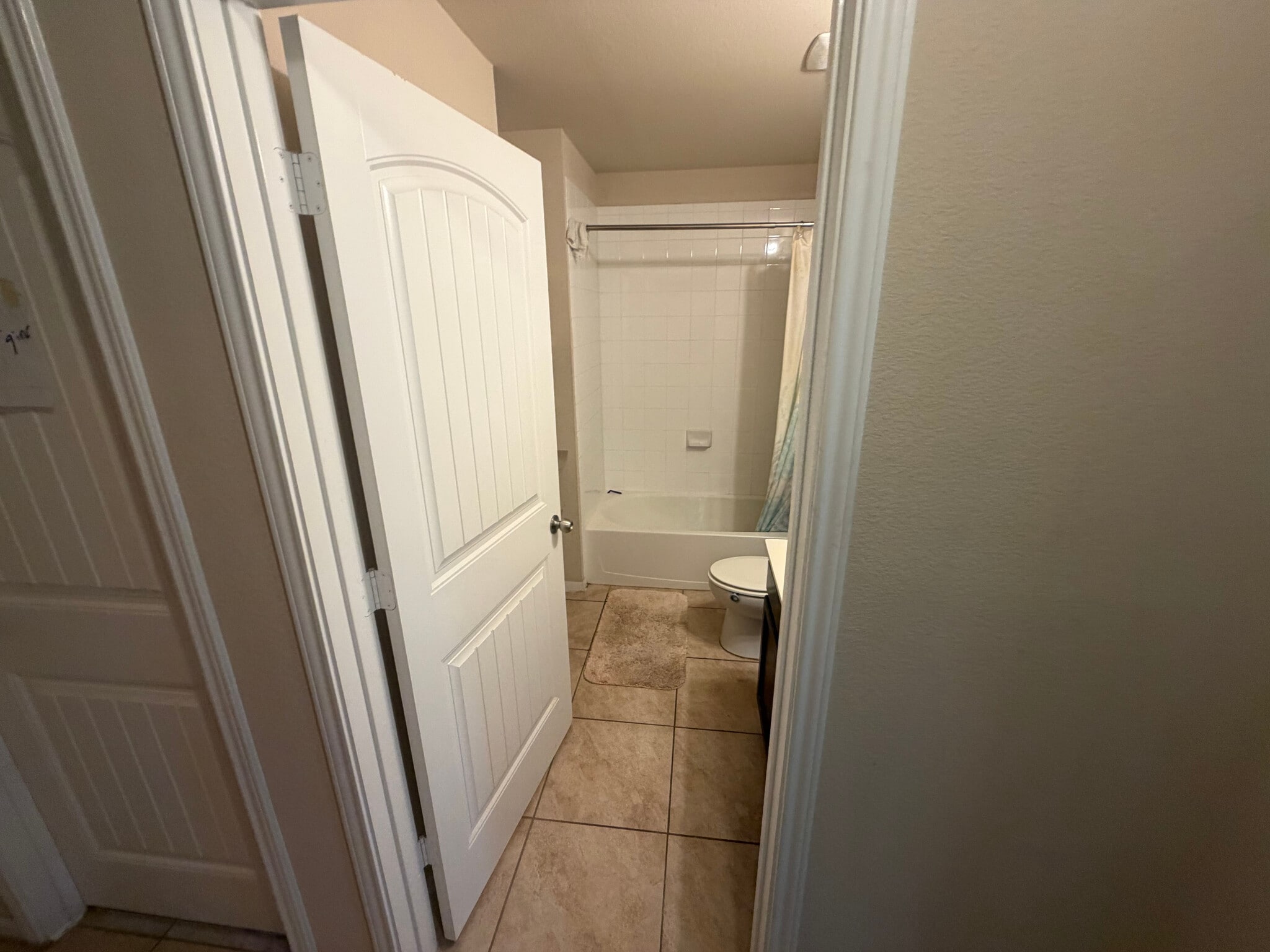 Building Photo - Room in House on Bettylou Ln