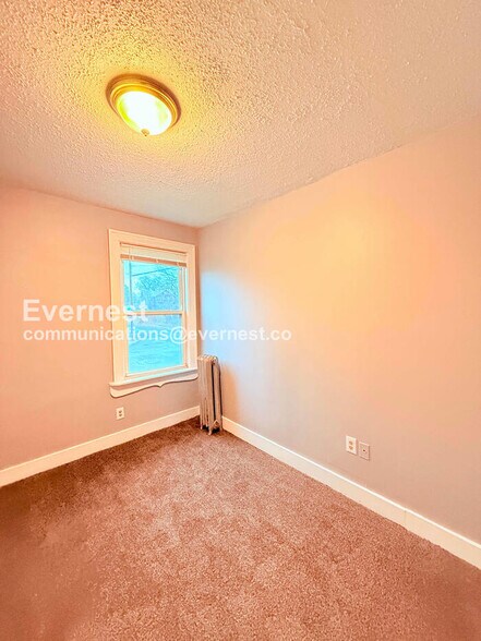 Building Photo - 8000 Pilgrim St