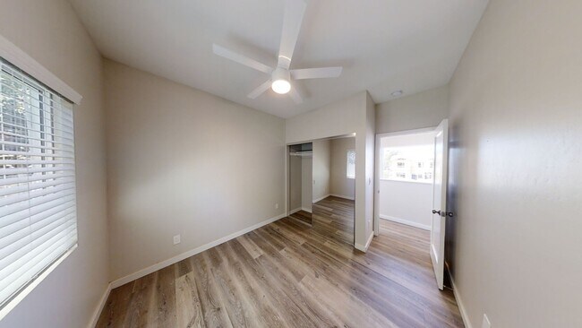 Building Photo - 4BD/2BA on Tipton!