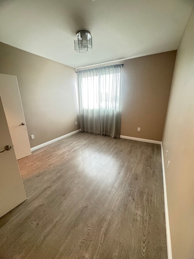 Building Photo - 13951 Sherman Way