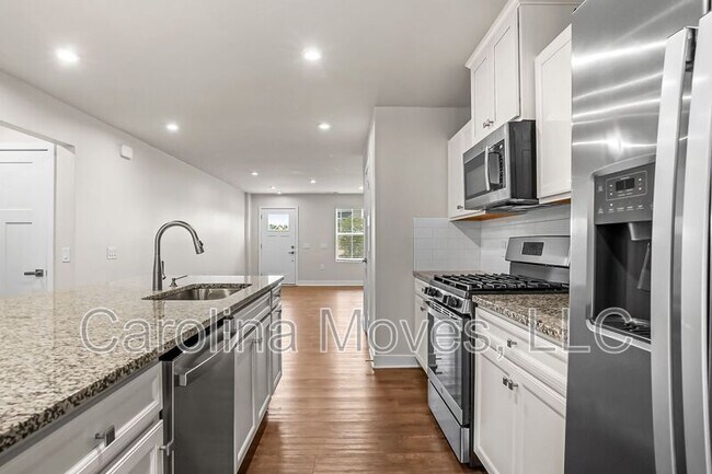 Building Photo - 124 Tassin St