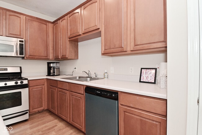 Building Photo - 11829 Esty Way
