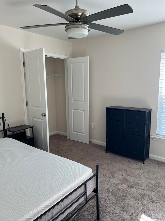 Building Photo - 2840 Blue Blossom Trail