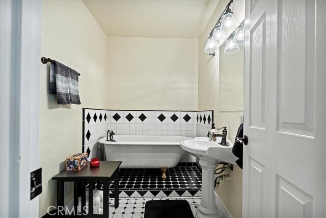 Building Photo - 28670 Shenandoah Dr