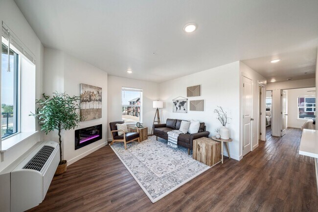 Building Photo - Spring Into Savings: $500 Rent Credit & $5...