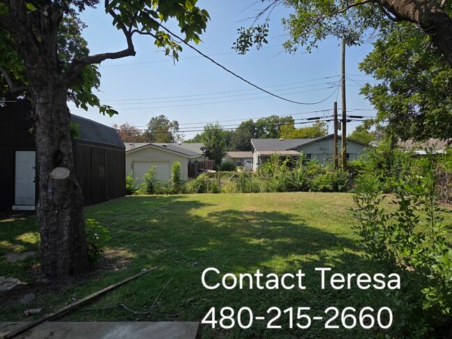 Building Photo - 4325 Chestnut Dr