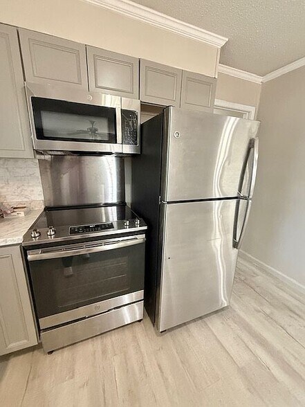 Building Photo - 677 Old Taylor Rd