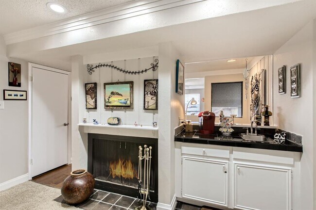 Building Photo - 204 World of Tennis Sq