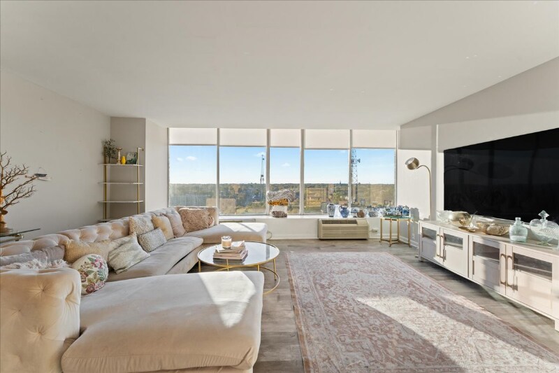 Building Photo - 810 Matson Pl