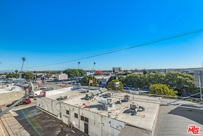 Building Photo - 3780 Ocean View Ave