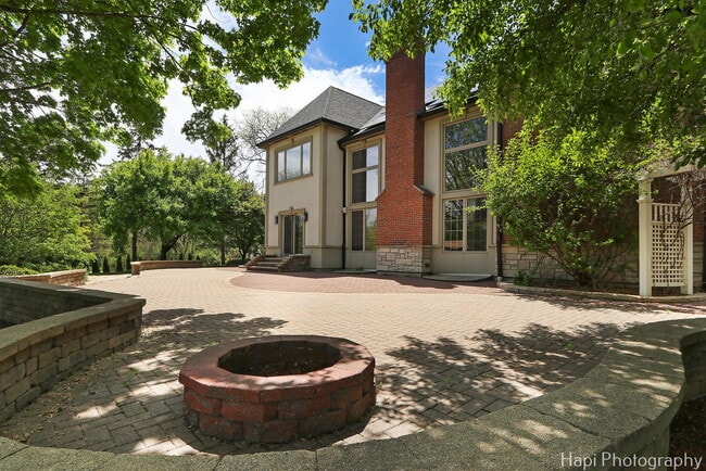 Building Photo - 1400 Banbury Rd