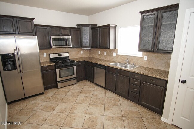 Building Photo - 14206 Otter Point Ct