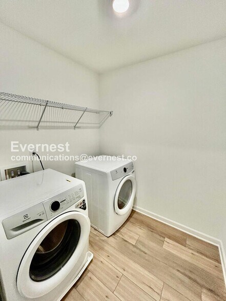 Building Photo - 4281 Marsha St