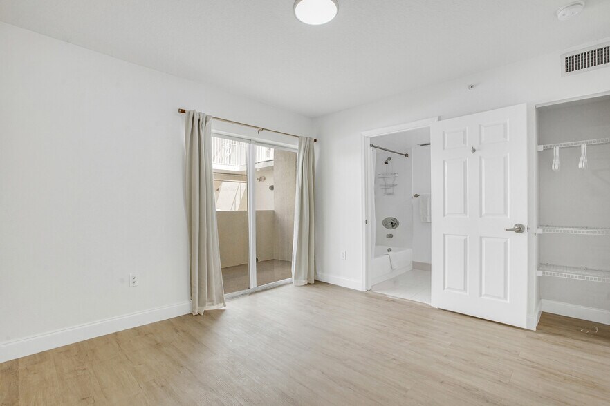 Building Photo - 630 85th St