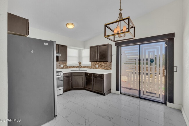 Building Photo - 536 Achim Dr