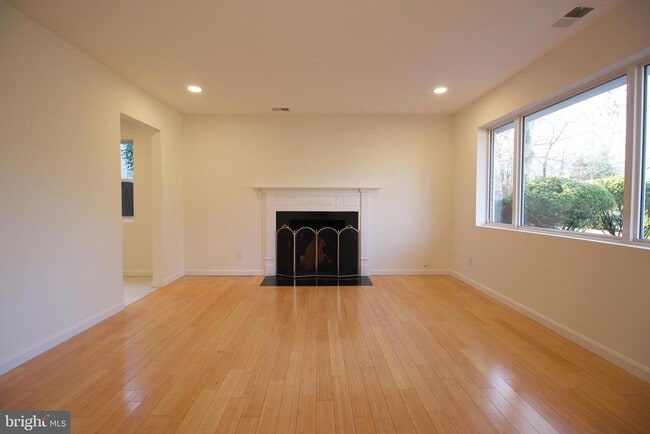 Primary Photo - 2129 Grayson Pl