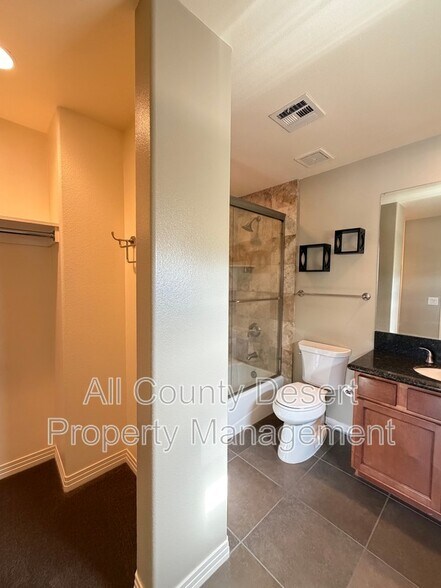 Building Photo - 52275 Desert Spoon Ct