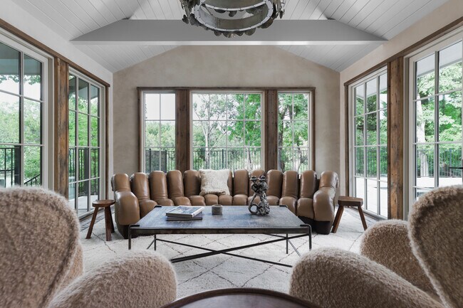 Building Photo - 506 Konstanty Cir