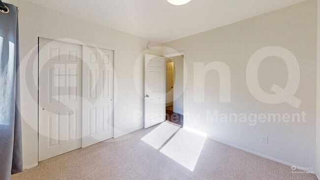 Building Photo - 1702 W Summer Dawn Dr