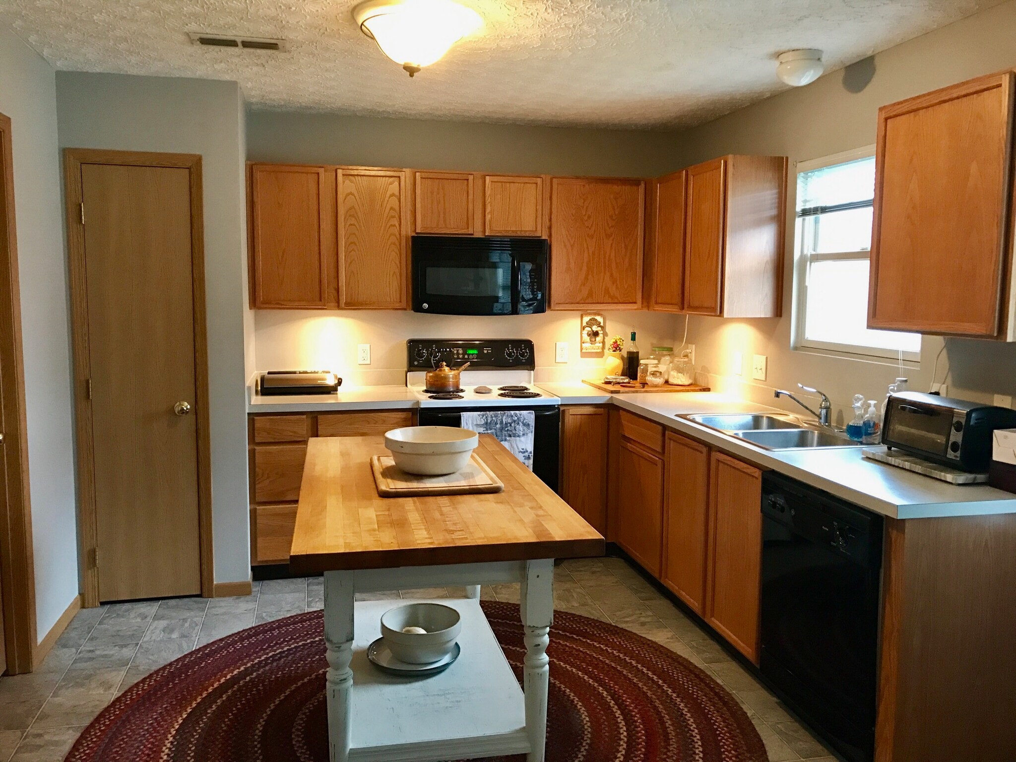 Kitchen - 122 Shay St