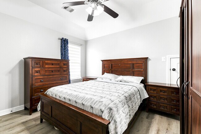 Building Photo - 29022 Pinnacle Ridge Dr