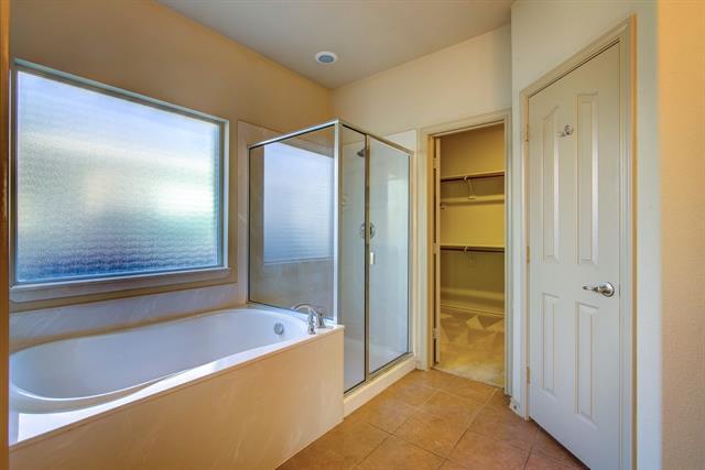 Building Photo - 10825 Irish Glen Trail