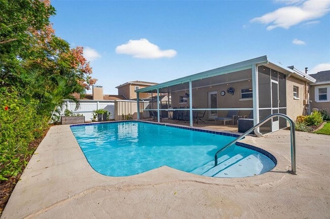 Building Photo - 1334 59th St N