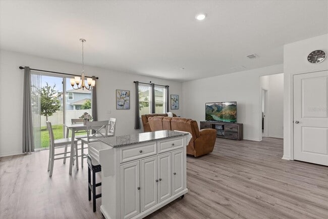 Building Photo - 756 Rioja Dr
