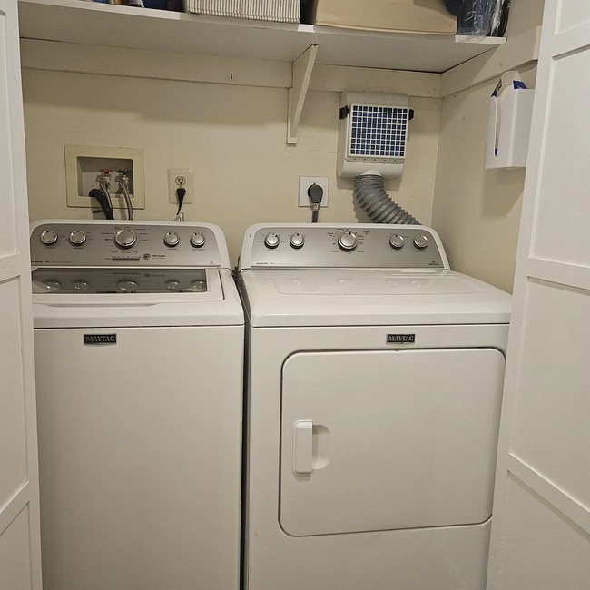 Building Photo - 5002 Shannon Ct