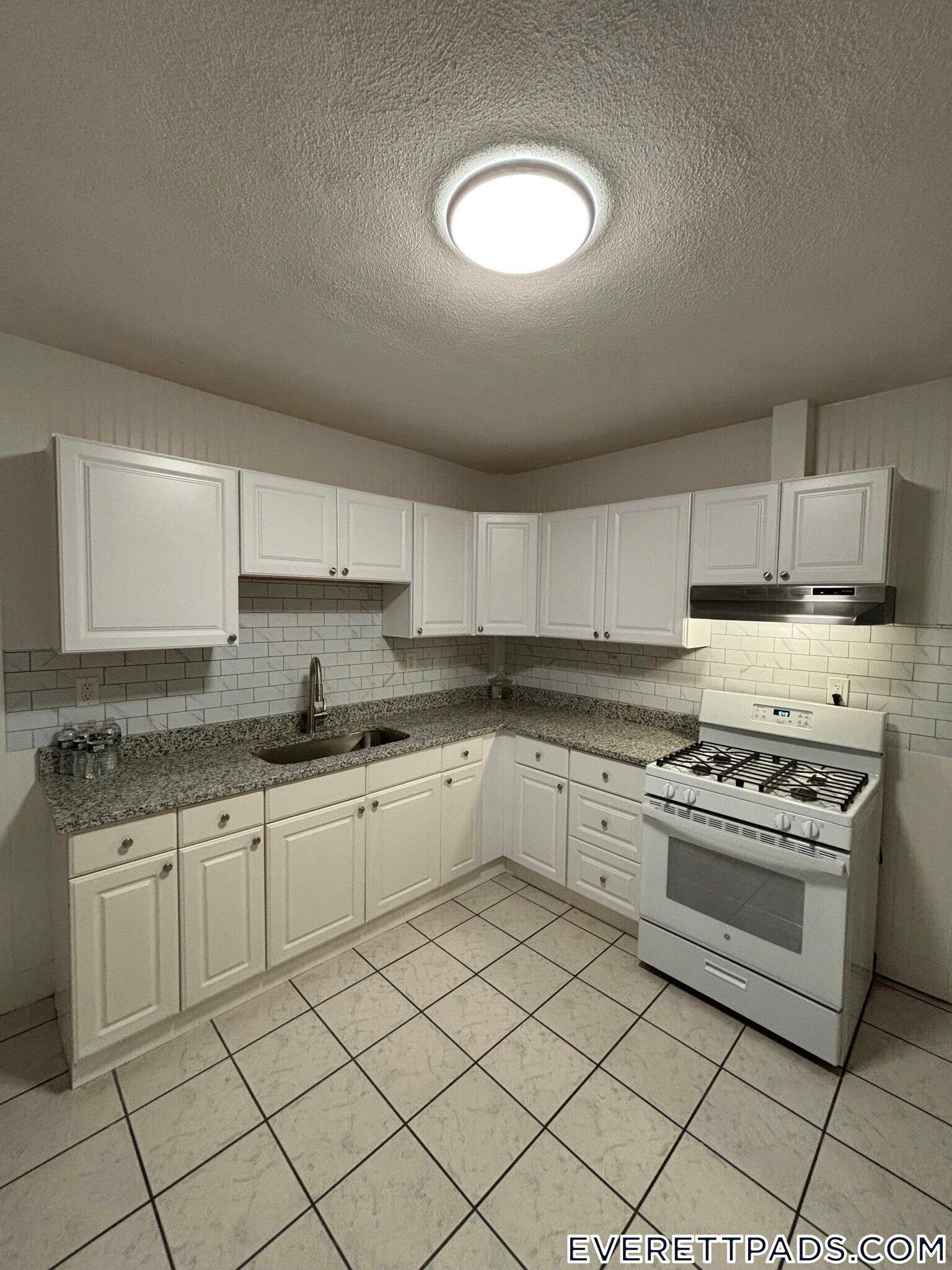 Building Photo - 85 Swan St