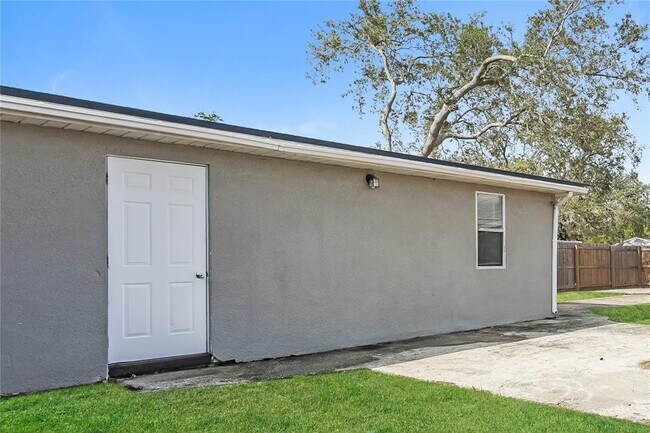 Building Photo - 4917 Emerson Ave S