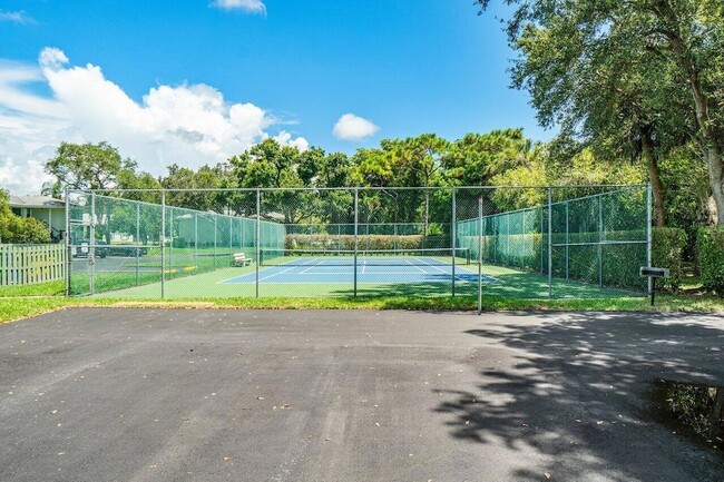 Building Photo - 1001 Sabal Ridge Cir