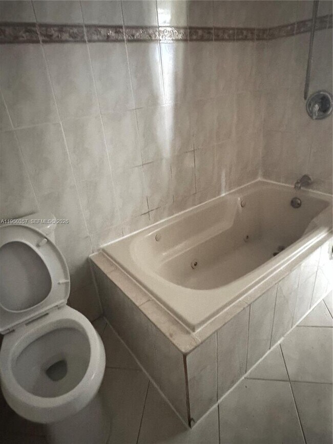 Building Photo - 3623 SW 5th Terrace