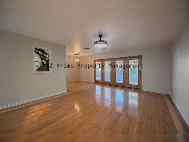 Building Photo - 3137 N 4th Ave