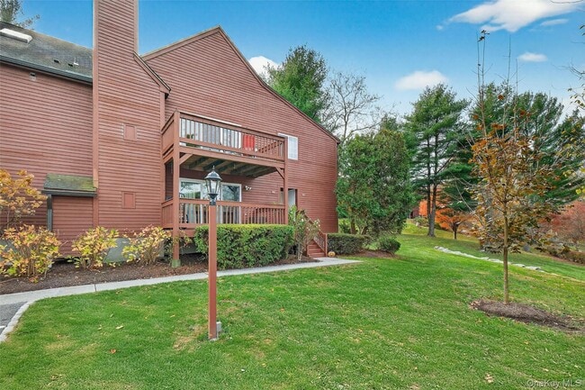 Building Photo - 201 Tamarack Ln