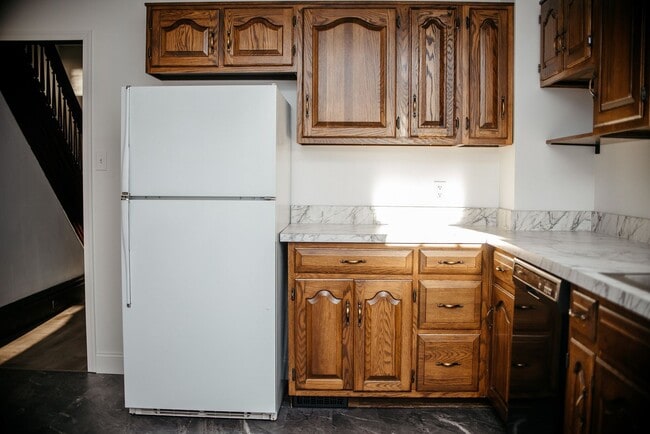 Building Photo - 352 S Catherine St