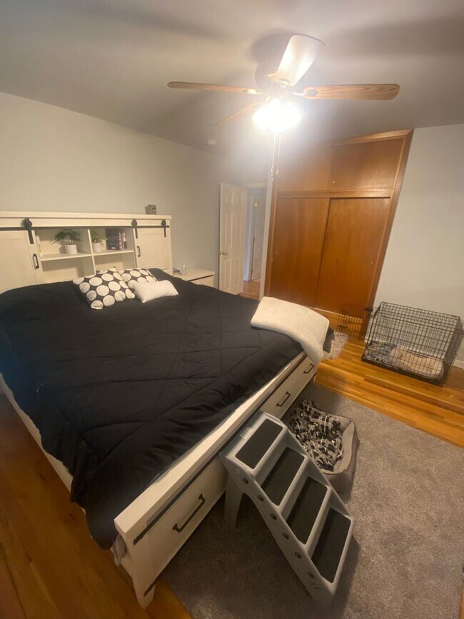Building Photo - Charming 3 Bed, 1.5 Bath Home in Central F...